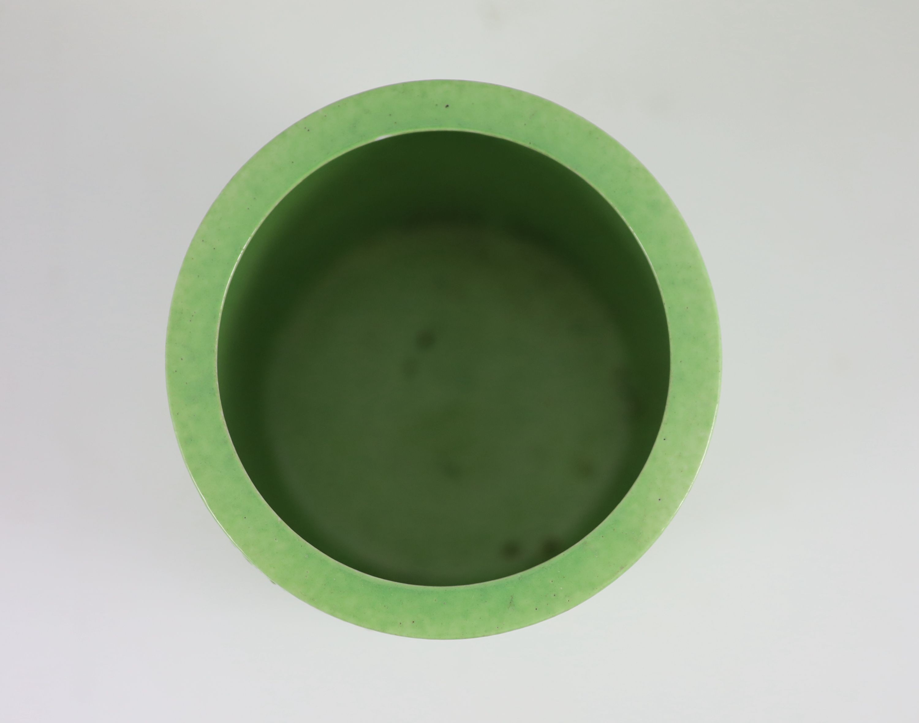 A Chinese lime green glazed brushpot, bitong, 19th century, 13.7 cm high